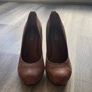Aldo brown heels size 6